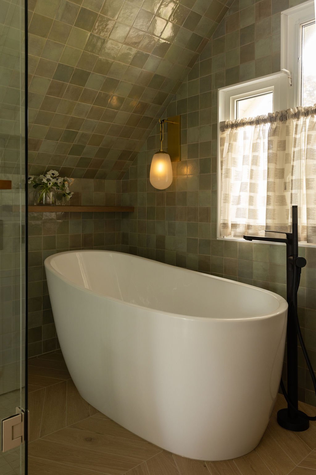 Toronto Bathroom Renovation Freestanding tub and tiled wall