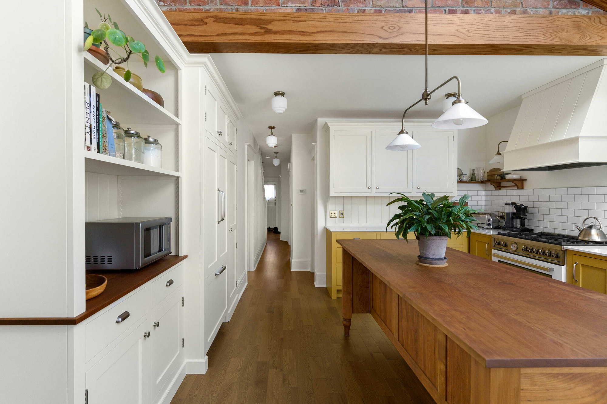 Luxury Toronto Kitchen Renovation with Large Beam