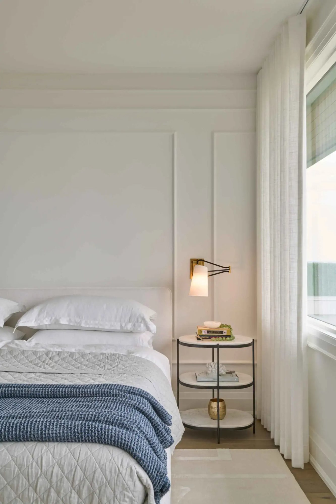 15-Toronto-Home-Renovation-Bedroom-with-Sconce-Lighting-scaled