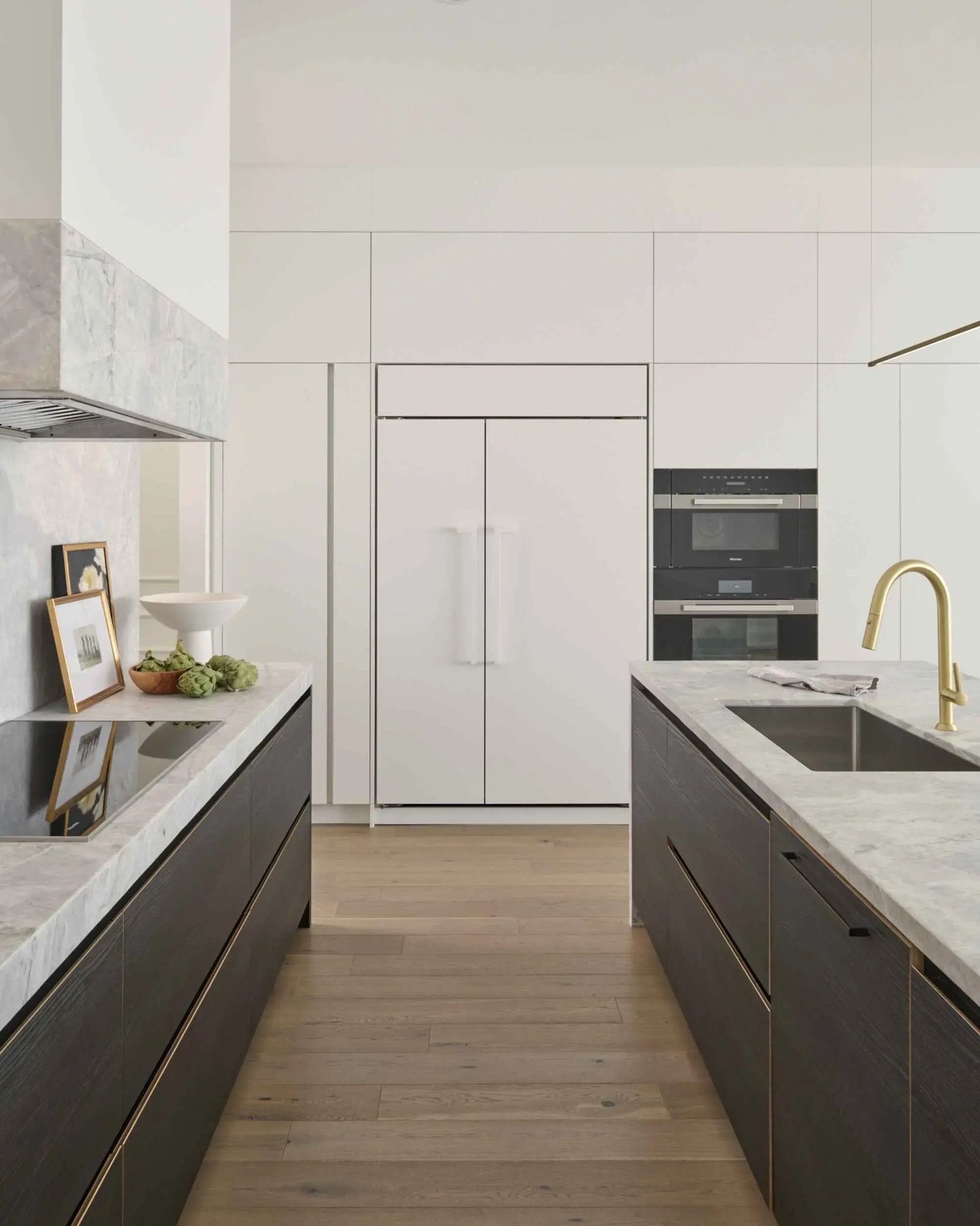 2-Toronto-Home-Renovation-Bright-Kitchen